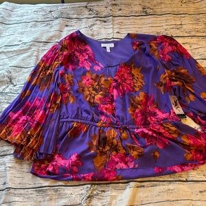 Sofia Fergara Floral Women's Top NWT